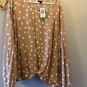 Torrid top, women’s plus size 2, tan with white polka dots. NWT